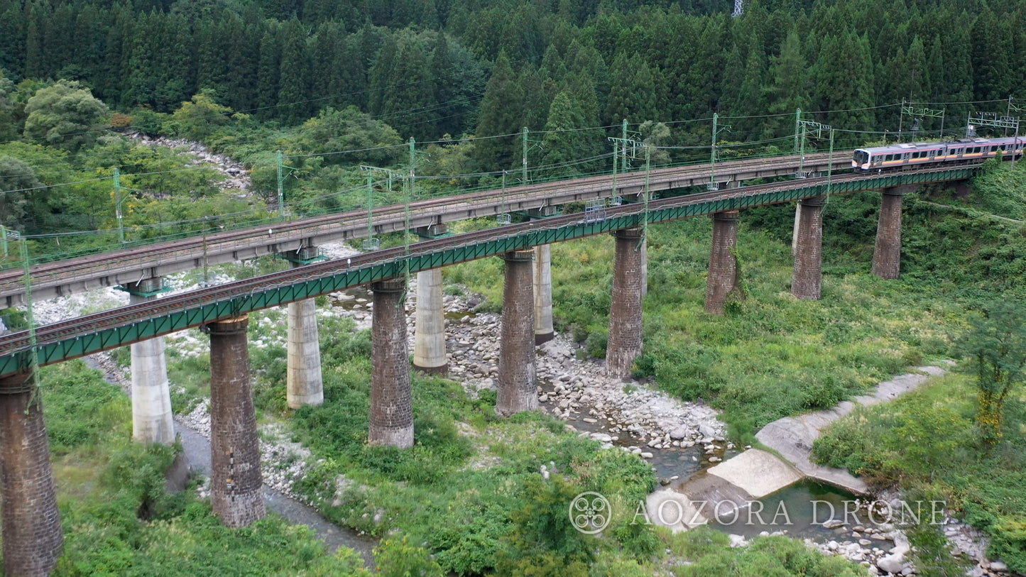 Local train in the great outdoors Tadami Line/Joetsu Line Drone image material carefully selected set of 5 [Fukushima Prefecture Niigata Prefecture]